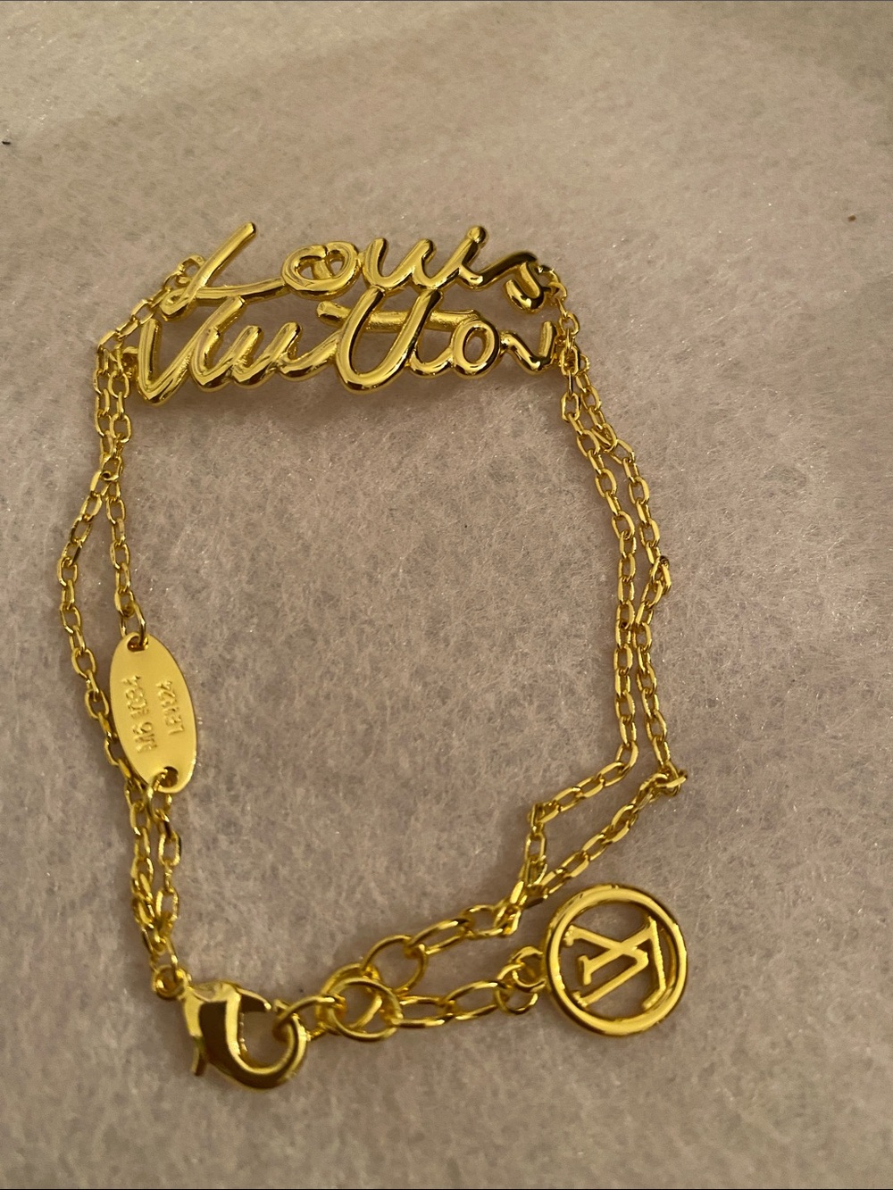 Fashion Jewelry LV Gold Script Logo Double Chain Bracelet with Circle Charm